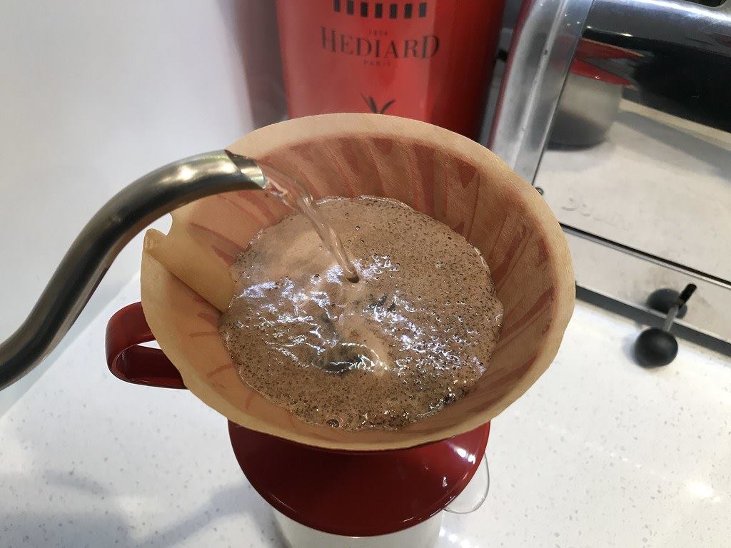 Preparando café de filtro con un Hario V60